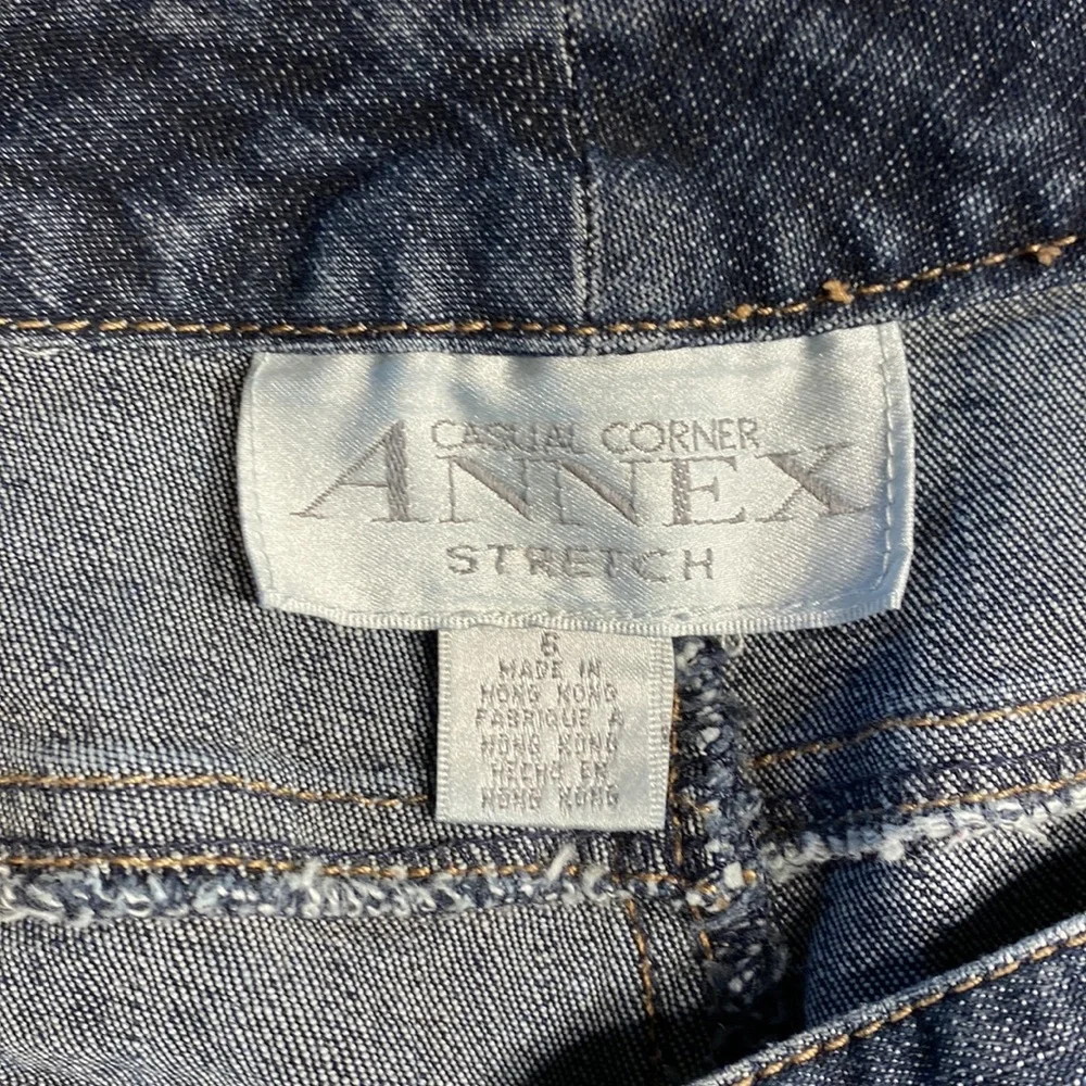 Casual Corner Annex stretch wide cuff cropped jeans size 6 dark denim